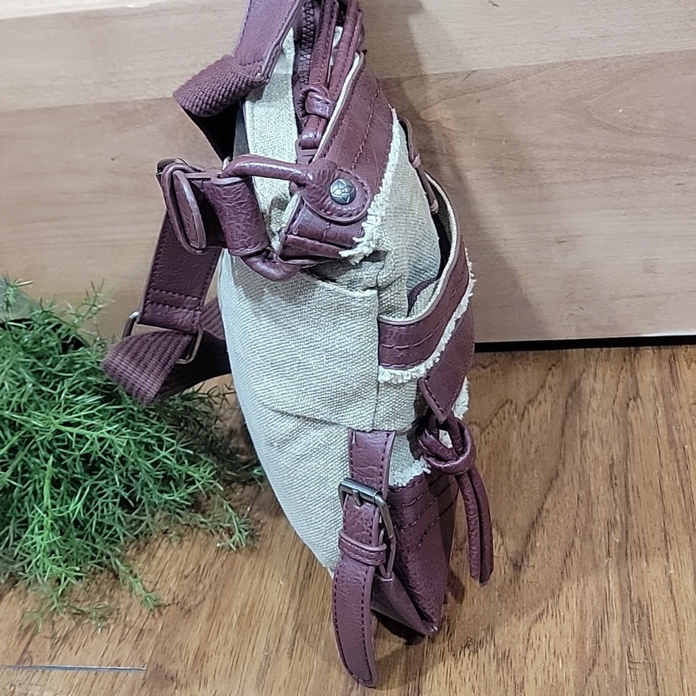 Sherpani Luna Crossbody Bag - Picture 4 of 16